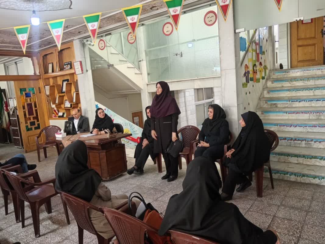 جلسه شورای معلمان و مدیران مجتمع اموزشی نگارین1405-1404