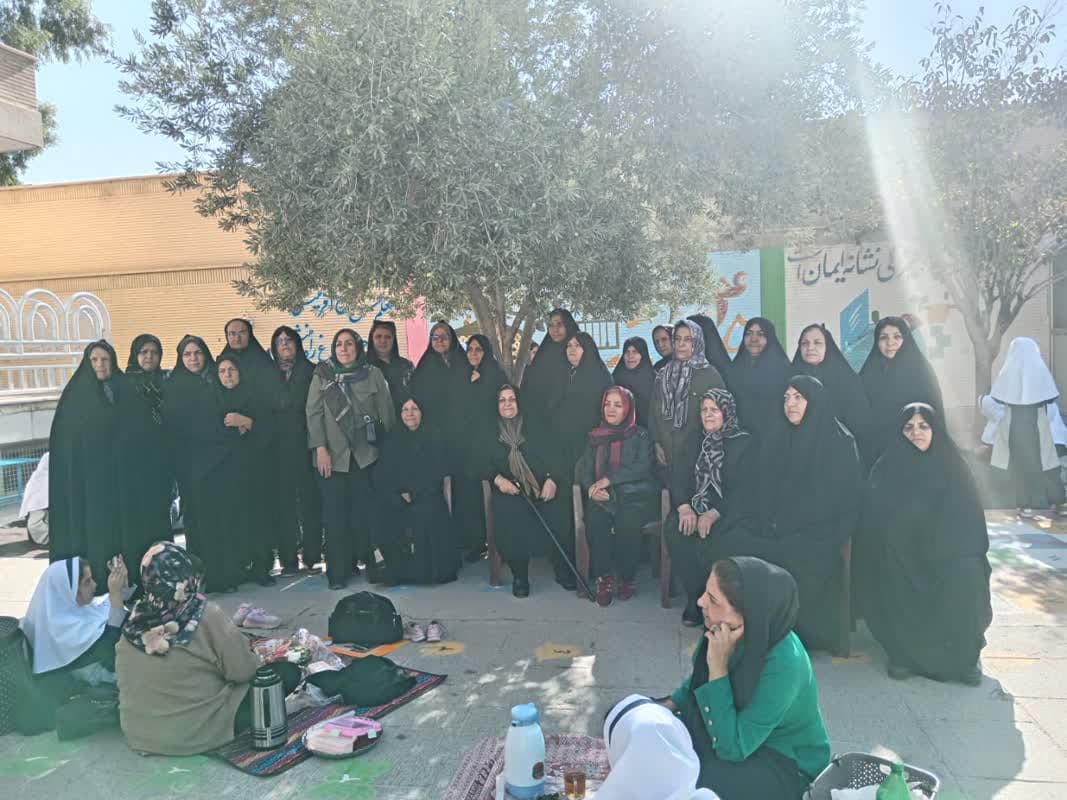 روز جهانی سالمندان.دورهمی مادربزرگ ها.دبستان نگارین.1405-1404