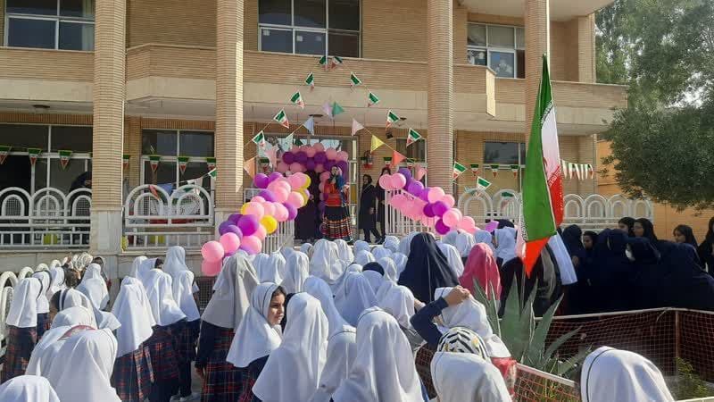 دبستان نگارین