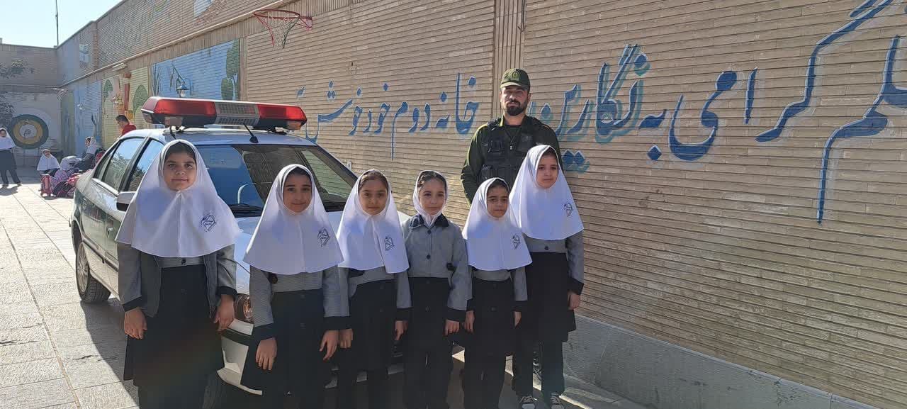 دبستان نگارین